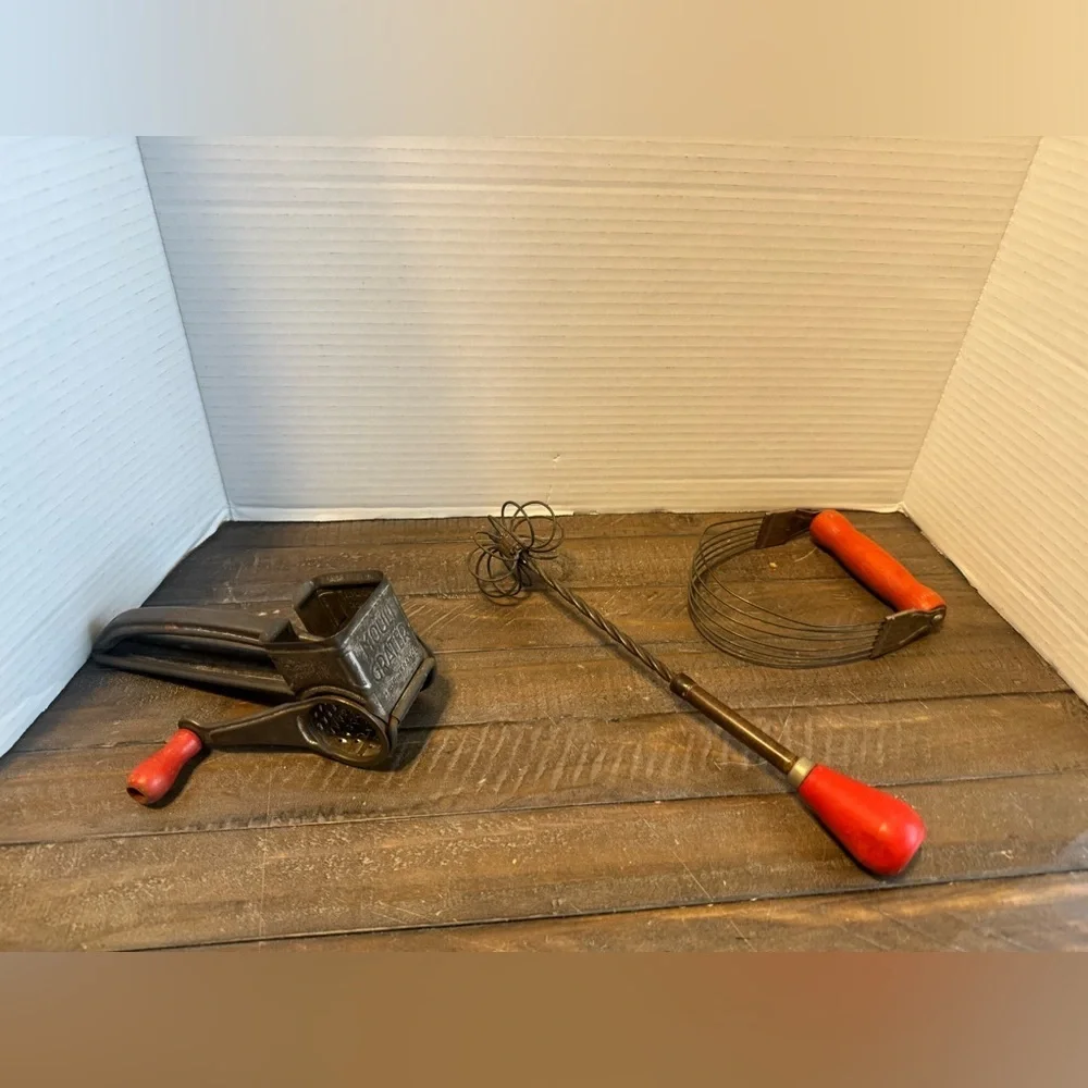 Red-Handled Kitchen Utensil Set